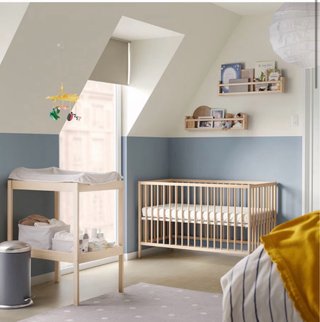 Cambiador SNIGLAR IKEA madera