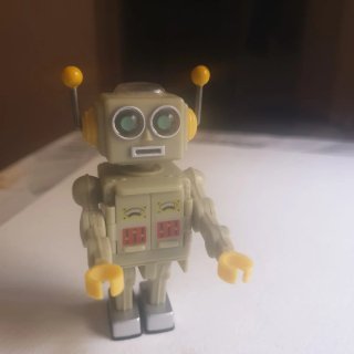 Robot Giocattolo Vintage – Non Funzionante