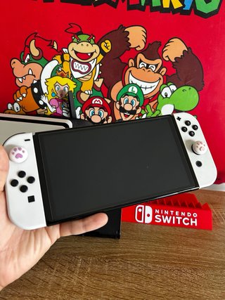 Nintendo Switch Oled + accesorios originales