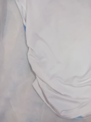 Top floral azul y blanco