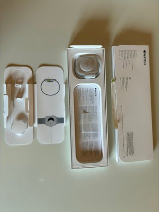 Apple Watch Series 10 + 2 Correas + cargador .