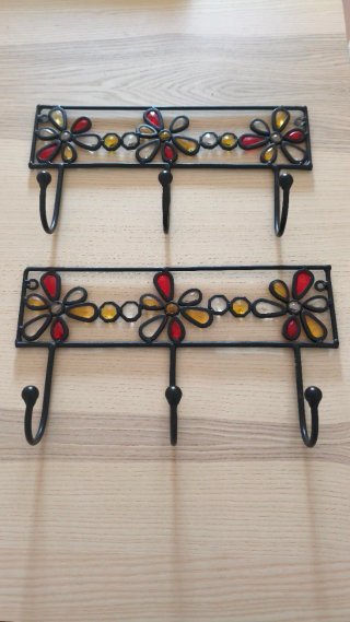 Colgador de pared con flores de cristal
