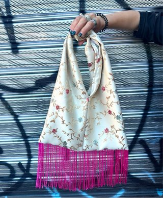 Borsa nodo jacquard crema frange fucsia japan styl