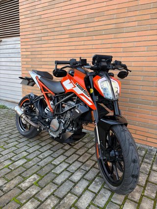 KTM Duke 125 2018 Naranja/Blanca