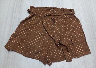 Shorts marrones lunares