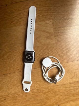 Apple Watch Series 3 Negro con Correa Blanca