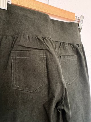 Pantalón elástico verde oscuro talle alto