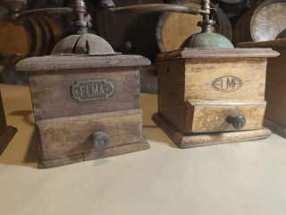4 Molinillos de Madera Antiguos