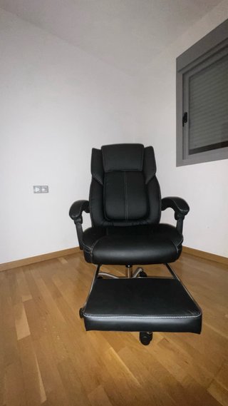 Silla de oficina reclinable con reposapiés