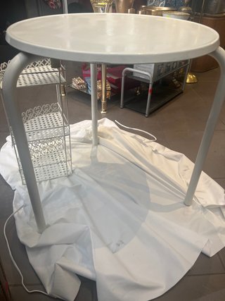 Mesa redonda blanca metal y madera