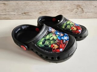 Chanclas piscina niño y tipo Crocs Marvel 24
