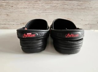 Chanclas piscina niño y tipo Crocs Marvel 24