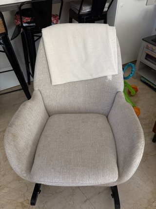 Mecedora para lactancia y salón