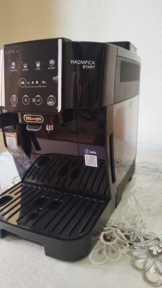 Cafetera Superautomática Delonghi Magnifica