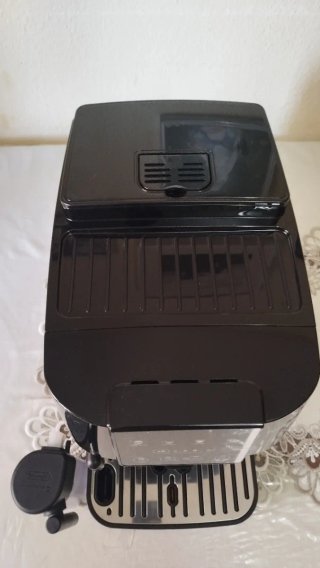 Cafetera Superautomática Delonghi Magnifica