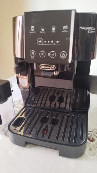Cafetera Superautomática Delonghi Magnifica