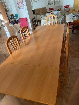 Mesa de salón extensible con 6 sillas