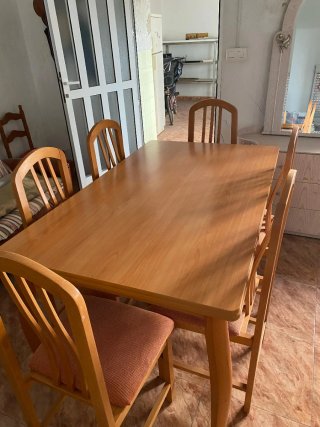 Mesa de salón extensible con 6 sillas