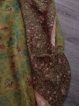 Vestido de cerimónia dourado e verde