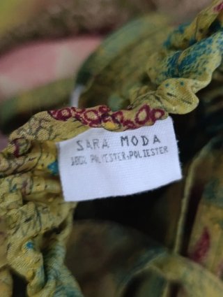 Vestido de cerimónia dourado e verde