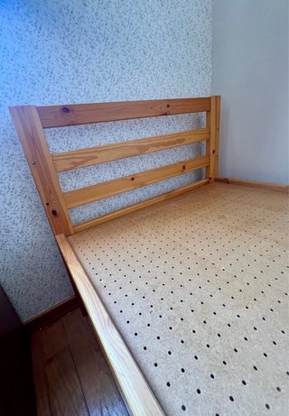 Cama individual + mesa de noche (tb. por separado)