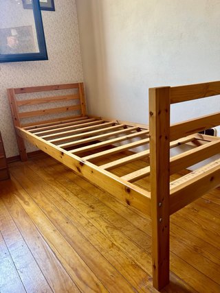 Cama individual + mesa de noche (tb. por separado)