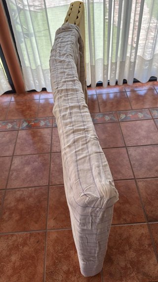 cama 90 cm + colchón espuma (3capas) + mesa noche
