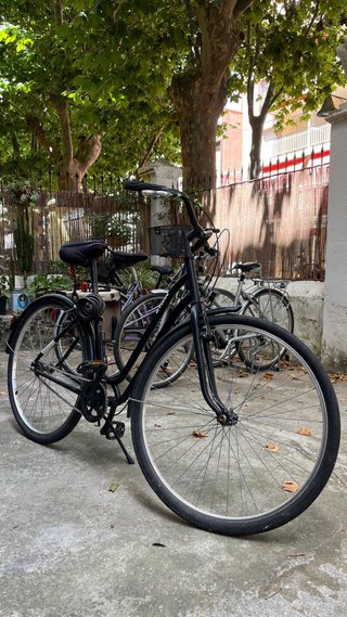 Bicicleta B'TWIN negra