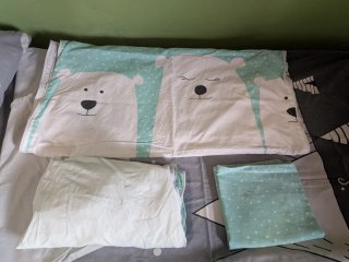 Cama infantil Ikea + Colchón + Edredones