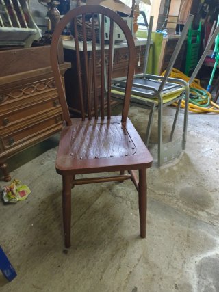 Silla victoriana de madera noble