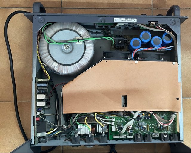 Etapa de potencia profesional Electro-Voice P1200