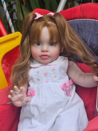 Muñeca Reborn Ojos Verdes 65cm