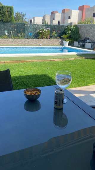 Piscina por horas. Barbacoa