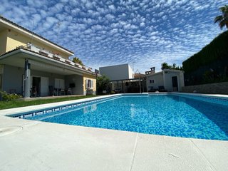 Piscina por horas. Barbacoa