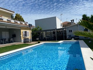Piscina por horas. Barbacoa