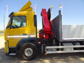 Volvo FH 330-CAMIONES GRUA