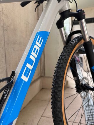 Bicicleta Cube Aim SL