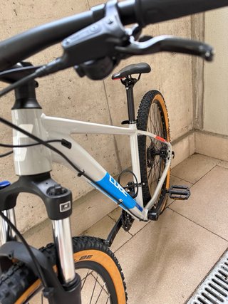 Bicicleta Cube Aim SL
