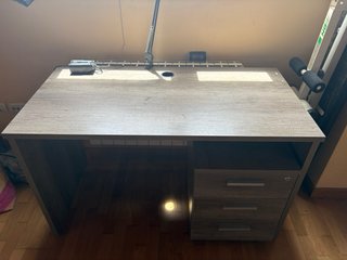 Mesa de oficina madera y metal