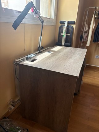 Mesa de oficina madera y metal