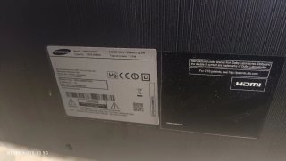 Smart TV Negra es un Samsung Moy grande