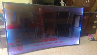 Smart TV Negra es un Samsung Moy grande