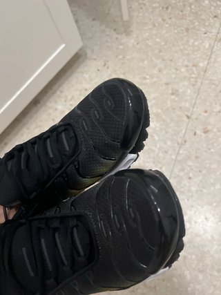 Nike TN Zapatilla Negra y Amarilla