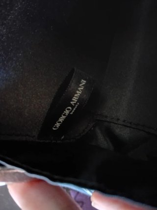 Bolso Clutch Rígido Giorgio Armani Negro Dorado