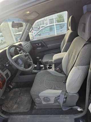 Mitsubishi Montero 2003