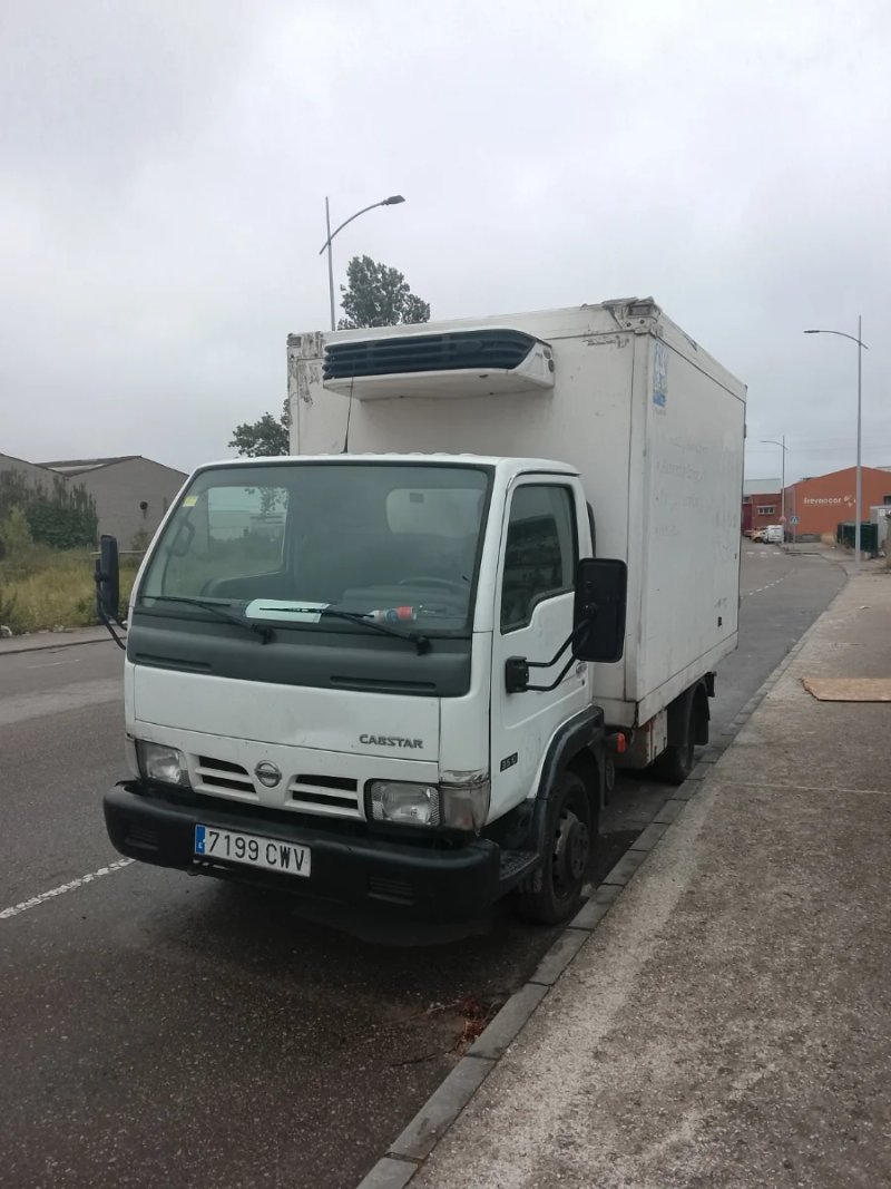 Nissan Cabstar 2004 - foto 1