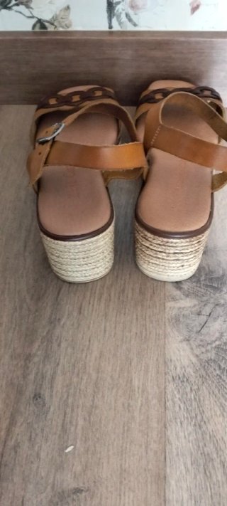 Sandalias Mostaza Piel