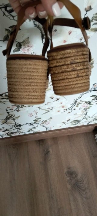 Sandalias Mostaza Piel