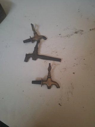 3 Grifos de latón
