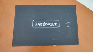 Tetera y 2 tazas porcelana de Tea Shop sin usar.